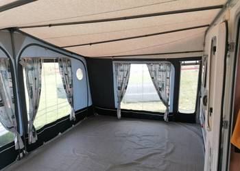 Przyczepa Kempingowa z namiotem.