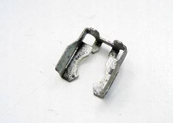 Mocowanie spinka wtryskiwacza 1.0 1.2 12V Space Star 6 Mirage 3A90 Attitude