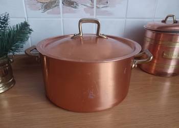 Miedziany, duży, grubościenny, sygnowany garnek.