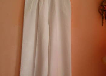 Spodnie białe b. szerokie