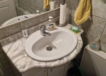 Szafka łazienkowa z blatem i zlewem