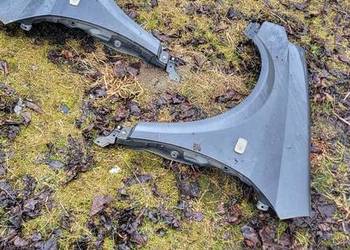 Błotnik   Lewy lub Prawy  Nissan Primera P 12    ładny stan