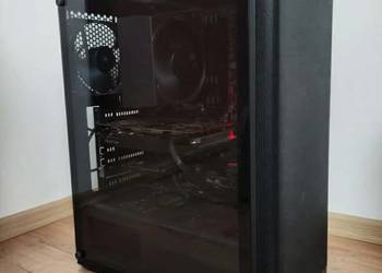 Komputer gamingowy i całe wyposażenie