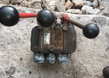 Rozdzielacz hydrauliczny Massey Ferguson trzysekcyjny