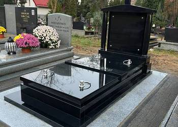 NAGROBEK POMNIK PRODUCENT GRANIT SZWED Z MONTAŻEM