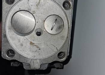 Głowica silnika T-25 władymirec zawory części t-25