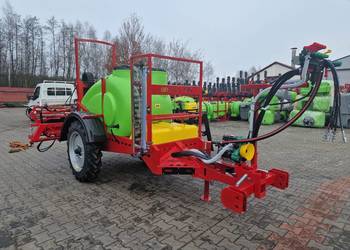 Opryskiwacz 1200 litrów polowy ciągniony na kołach