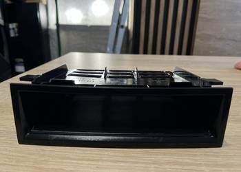 oryginalna kieszeń / półka / schowek pod radio do Seat Ibiza III (6L)