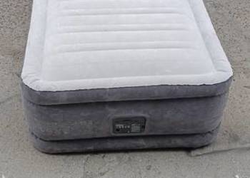 Materac samopompujący INTEX 190x100x44cm