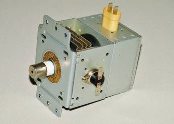 Magnetron LG 2M213 z mikrofalówki Whirlpool AMW201