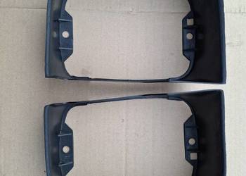 Wewnętrzne plastikowe ramki reflektorów przednich Fiat 126p Maluch