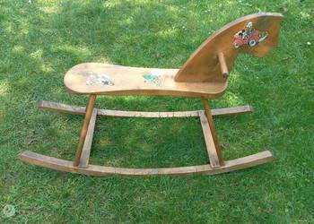 Sprzedam drewnianego bujanego konika z PRL konik na biegunach