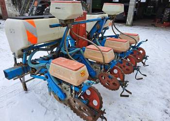 Siewnik do kukurydzy Monosem 4 rzędy