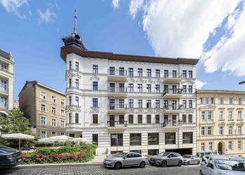 Apartament w "Żelazku", dwa balkony, m.postojowe