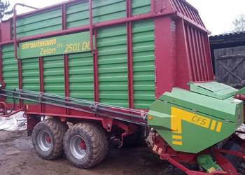 Przyczepa samozbierająca