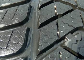 Opony  225/40/18 r PIRELLI SOTTO ZERO 3 m+s nie naprawiane rok 2020 bieżnik