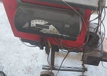 Zbiornik z podajnikiem