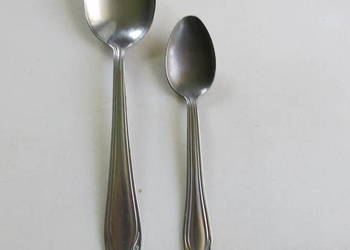 Łyżka stołowa i łyżeczka do herbaty, sygnowane Stainless