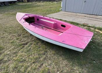 Piękny jednostka pływająca do wędkowania