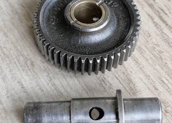 Junak M10 - koło pośrednie prądnicy + oś