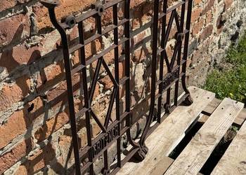 STARE ŻELIWNE NOGI - PODSTAWA MASZYNY - STARA MASZYNA - GRITZNER