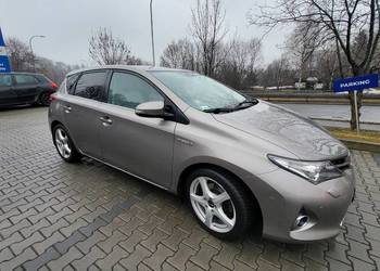 Toyota Auris Hybrid 2013
