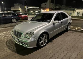 Sprzedam samochód Mercedes w203 C klasa sedan automat 2.2 cdi lift 2006