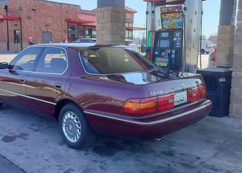 Lexus LS400 UCF10 1990 Przedlift z czerwonym wnętrzem 1uz-fe