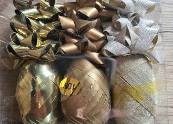 Akcesoria do prezentów 3x tasiemka po 10m 9x kokardka samoprzylepna