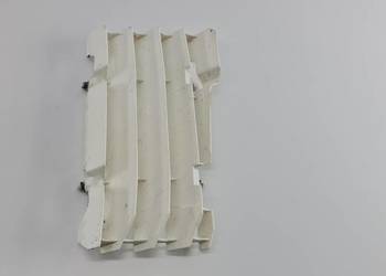 Kratka Chlodnicy Lewa Wlot Oslona Beta 300 Kratka Chlodnicy Lewa Wlot Oslona Beta 300