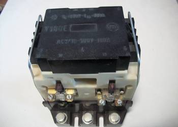 Stycznik V100E
