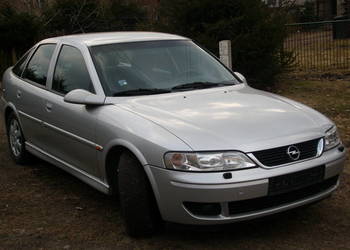 Na części Opel Vectra B 2.2DTI 2001r L147 hatchback