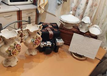 wyprzedaż różności lampka skrzynia wazon aparat i inne