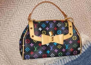 Torebka Louis Vuitton.