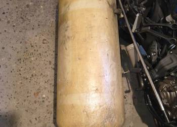 Bojler na ciepłą wodę wraz z grzałką