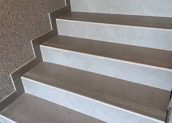 Szare płytki na schody 120x30 ANTYPOŚLIZGOWE TANIE