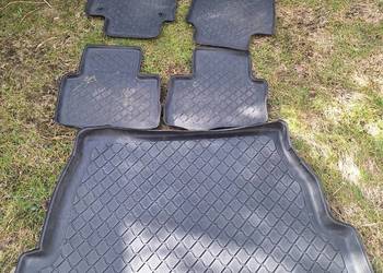 Mata do bagażnika +dywaniki gumowe Toyota RAV4
