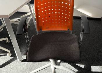 Fotele biurowe regulowane