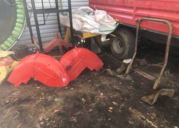 Massey Ferguson 158 - błotniki i rama ROPS