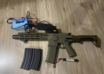 Zestaw ASG Karabin + Kolimator + tracer + ładowarka + magazynki+ akumulator