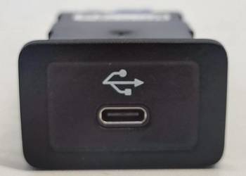 MERCEDES W247 GNIAZDO PORT USB A2478207302