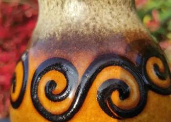 Wazon ceramiczny,  
szkliwiony, zdobiony reliefami 
w typie Wazon ceramiczny,  
szkliwiony, zdobiony reliefami 
w typie