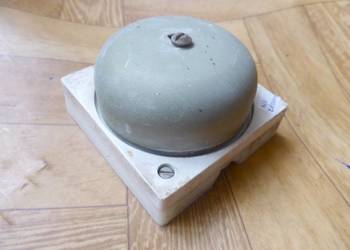 Stary dzwonek do drzwi z PRL 220 V - do naprawy