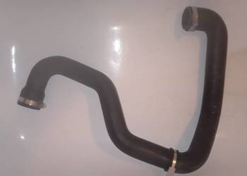 OE. Rura intercoolera Vivaro master opel 67779 renault R140081