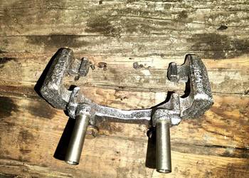 Jarzmo zacisku hamulca lewy tył BMW E46 316i Ci 318i Ci 320i Ci 323i Ci Z4