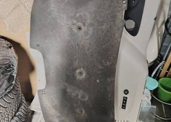 Wygłuszenie maski Chrysler Pacifica po 2017