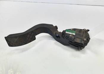 PEDAŁ SKODA SUPERB I 8D1721523E