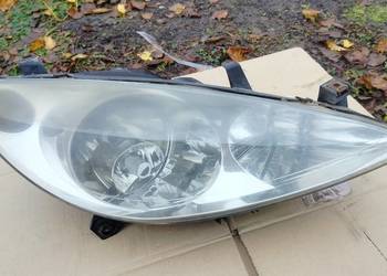 Lampa reflektor przedni Peugeot 307