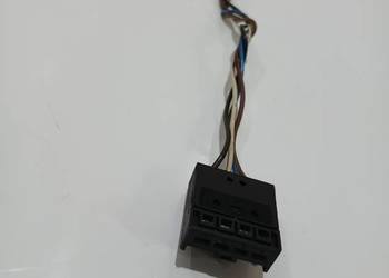 KOSTKA WTYCZKA LAMPY TYŁ TYLNEJ W BŁOTNIK BMW E61 (4642386)