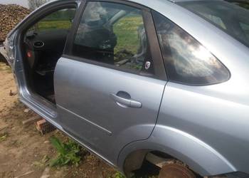 Drzwi lewy tył Ford Focus Mk2 Z3 2005r. sedan